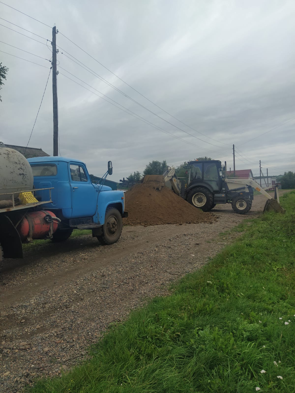 Водопроводные работы на ул. Комсомольская.